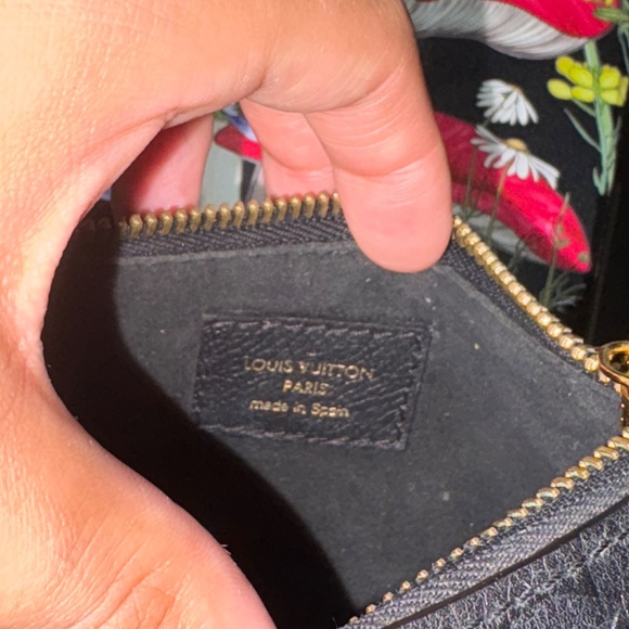 LV Monogram Shoulder Bag - Picture 5 of 5